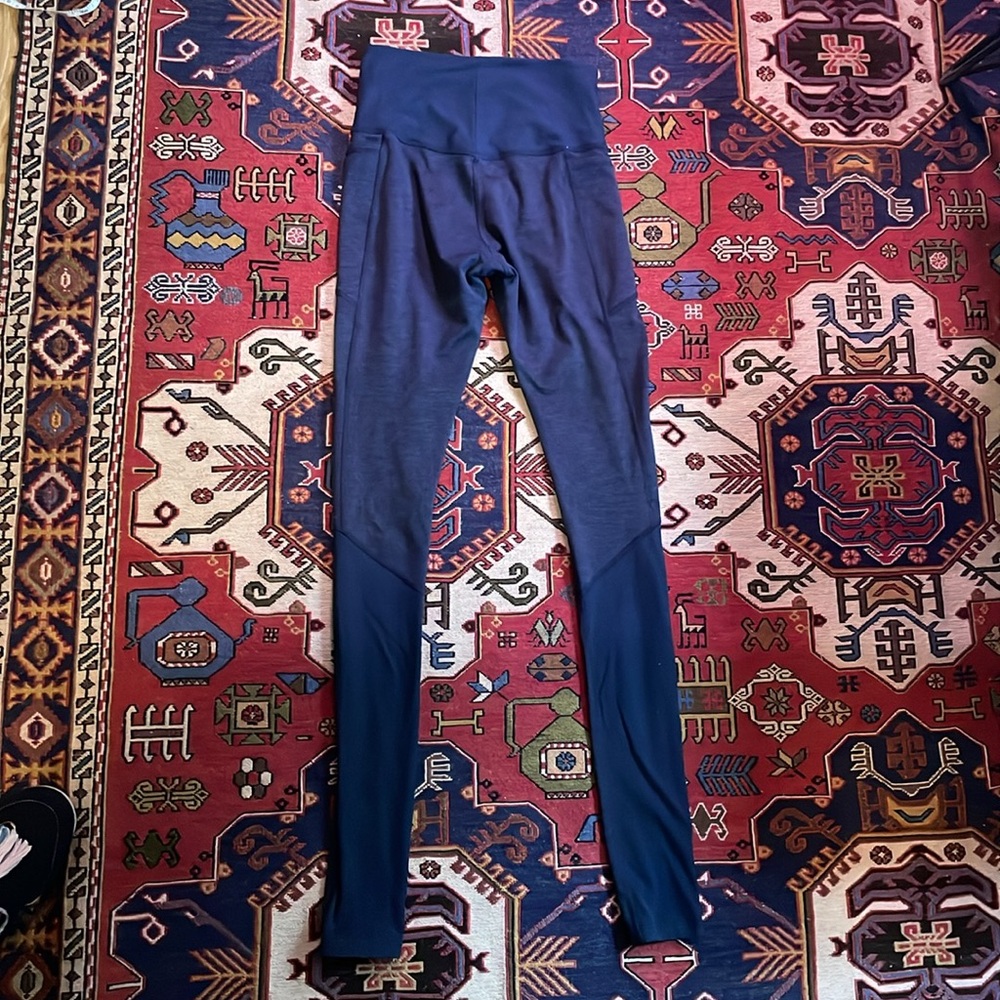 Athleta Exhale Stash Pocket Heel Tight Size XS - Picture 8 of 8